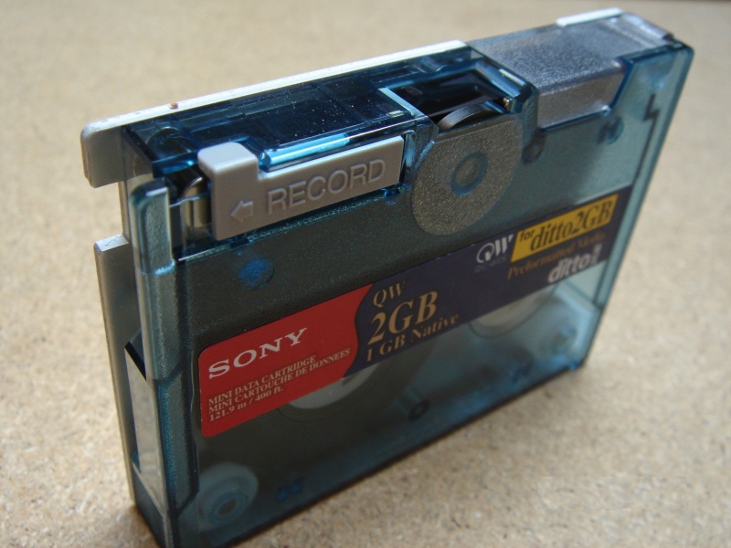 A Ditto Mini Cartridge made by Sony and model number QW QIC Wide 2GB 121.9m 400ft 1GB native. The files were being read from the tape and extracted to dvd or usb drive.