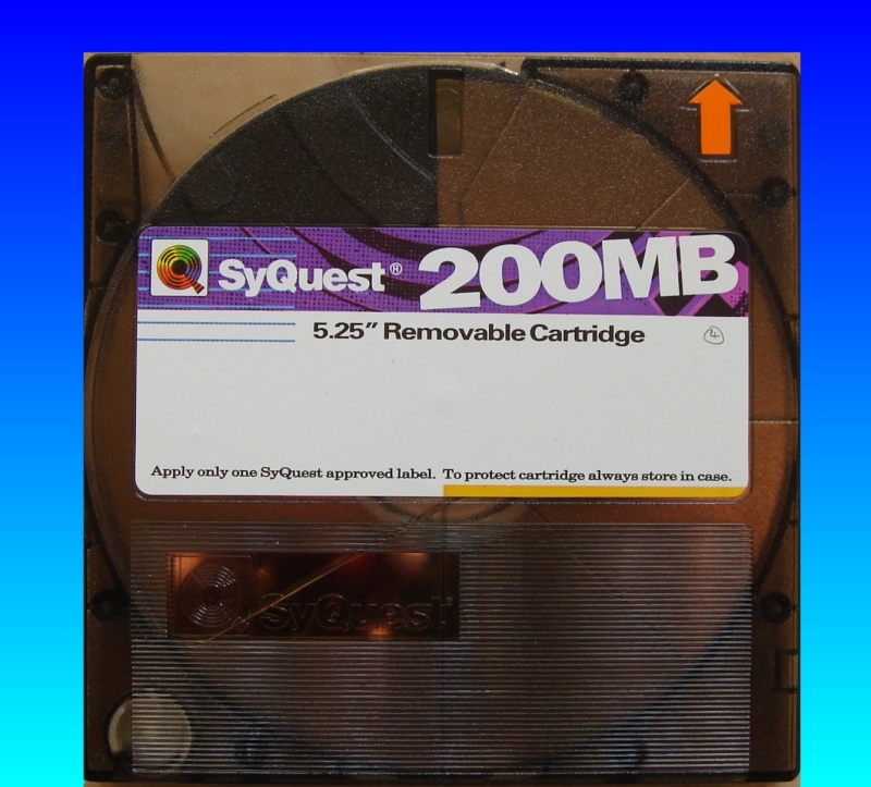 A Syquest 200mb 5.25 inch cartridge that was used in an Apple Mac, and needs to transfer the files.