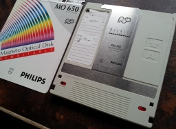 An MO disk by Philips that had Freehand 5 files saved to it. The files appeared corrupt.