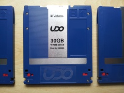 UDO disk (by Verbatim) ready to have it's files extracted